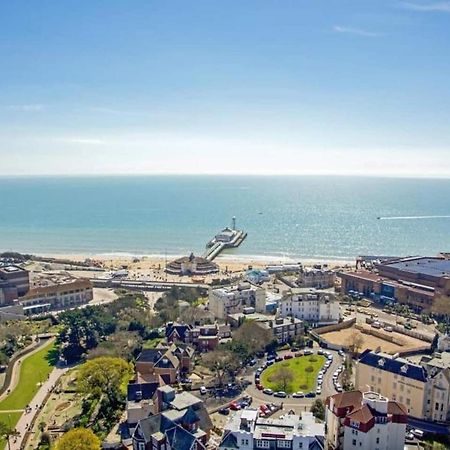 Flat-B, 4 Adults, 20 Mins To Beach, Netflix, Wifi, Sleeps 4 Adults 伯恩茅斯 外观 照片