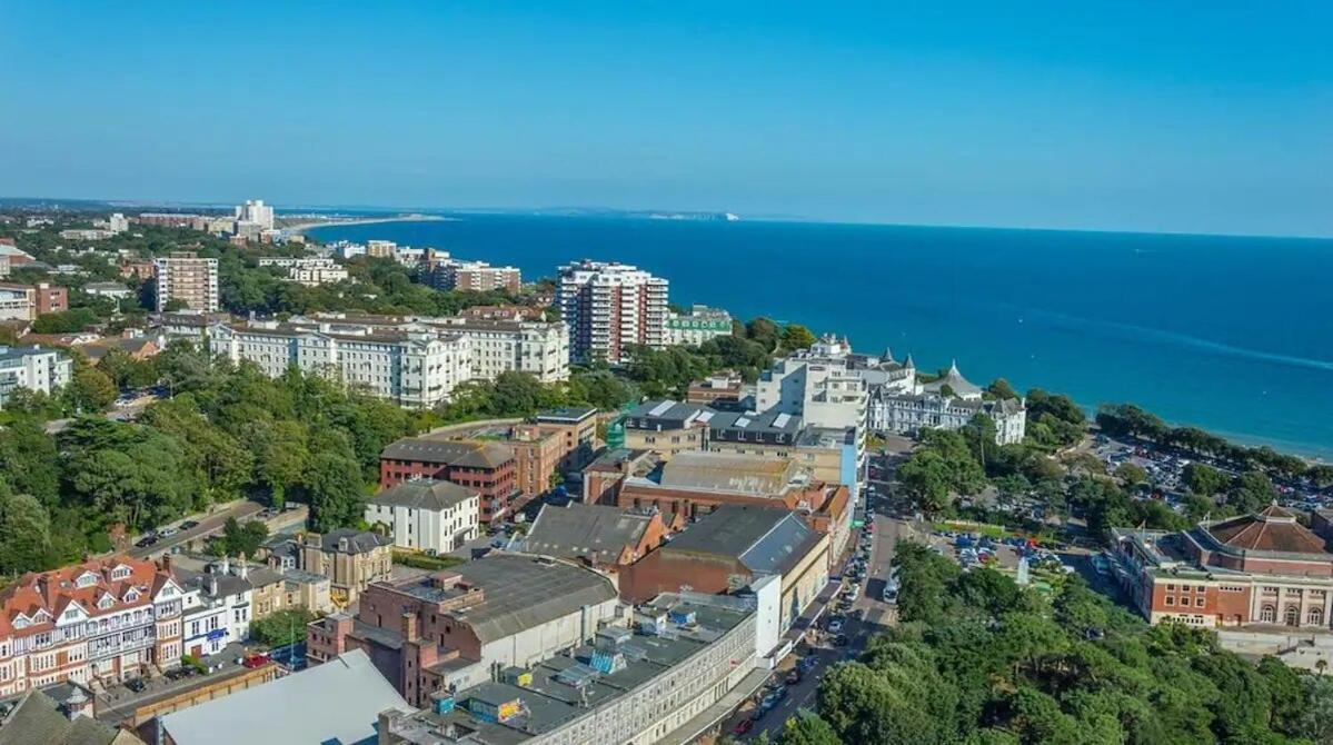 Flat-B, 4 Adults, 20 Mins To Beach, Netflix, Wifi, Sleeps 4 Adults 伯恩茅斯 外观 照片