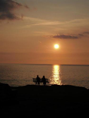 Flat-B, 4 Adults, 20 Mins To Beach, Netflix, Wifi, Sleeps 4 Adults 伯恩茅斯 外观 照片