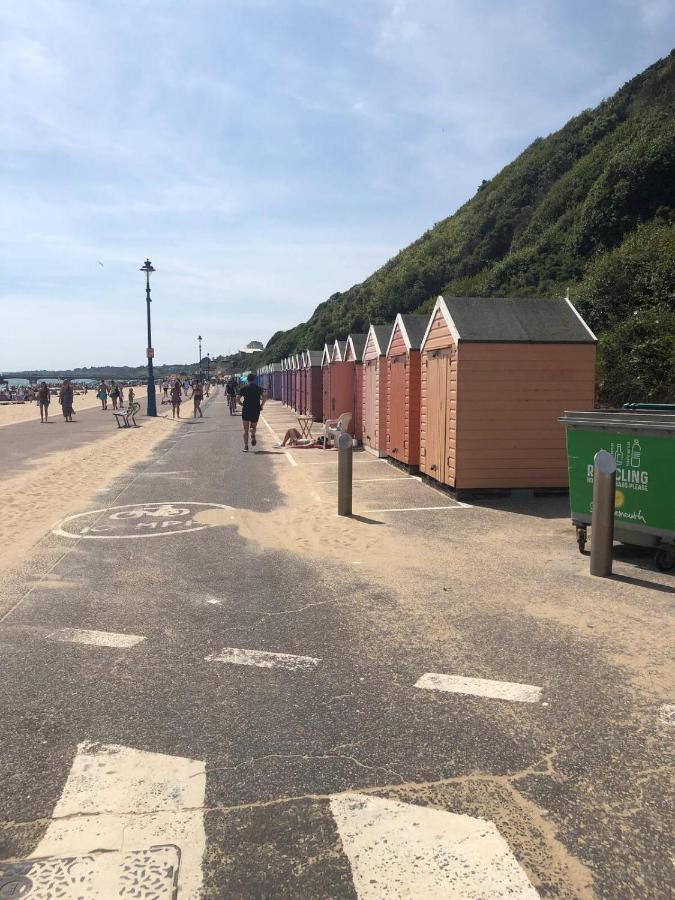 Flat-B, 4 Adults, 20 Mins To Beach, Netflix, Wifi, Sleeps 4 Adults 伯恩茅斯 外观 照片